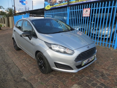 2017 Ford Fiesta 1.4 Ambiente 5-Door, Silver with 75000km available now!