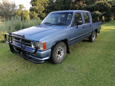 1998 Toyota Hilux 2400 For Sale