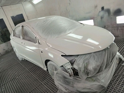 Mandla panel beating spray painting car