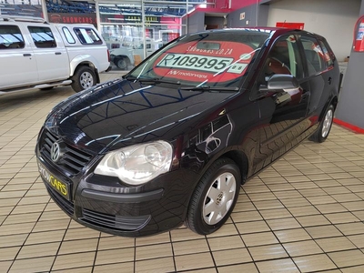 Black Volkswagen Polo 1.4 Trendline with 216380km PLEASE CALL AWESOME AUTOS @0215926781