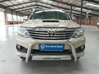 Toyota Fortuner 2015, Automatic, 3 litres - Johannesburg