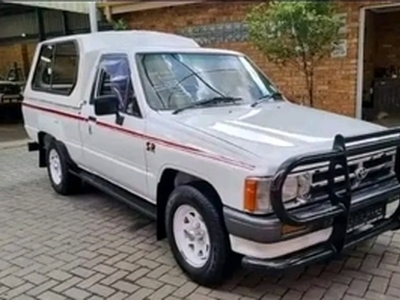 Toyota Hilux 1998, Manual, 2.4 litres - Cape Town