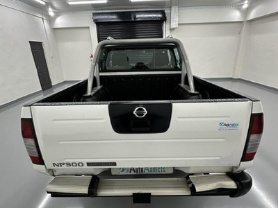 Used Nissan NP300 Hardbody 2.4 for sale in Eastern Cape