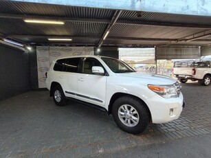 Used Toyota Land Cruiser 200 200 4.6 V8 VX Auto for sale in Gauteng