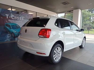 New Volkswagen Polo Vivo 1.6 Comfortline Auto 5