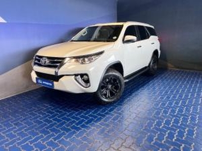 Toyota Fortuner 2.4GD-6 Raised Body automatic