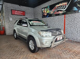 2010 Toyota Fortuner 3.0 D-4D Raised Body AUTO with 198352Kms CALL CHADLEY 069 286 9868