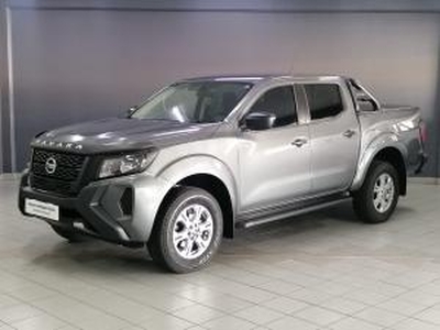 Nissan Navara 2.5DDTi double cab SE Plus auto