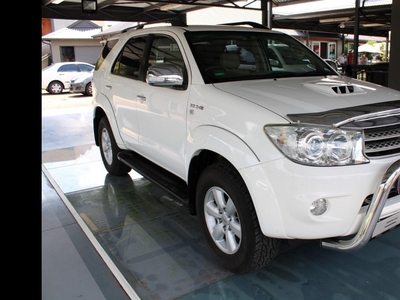 2011 TOYOTA FORTUNER 3.0D-4D R/B VERY LOW KM CLEAN VEHICLE