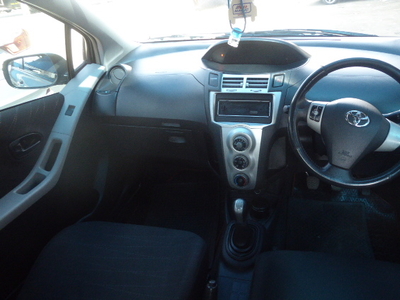 2011 Toyota Yaris 5Door Zen3 Hatch MINT Manual Cloth Seats Well Maintai