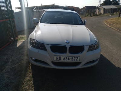 Low mileage 2011 BMW 320i exclusive Automatic