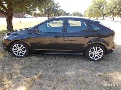 2010 Ford Focus 1. 8Si