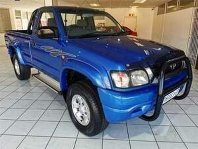 Toyota Hilux 2002, Manual, 2.7 litres - Bloemfontein
