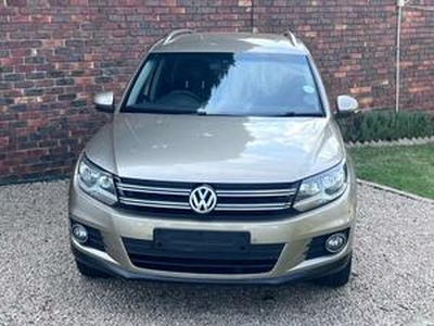 Volkswagen Tiguan 2013, Automatic, 2 litres - Blancheville