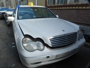 Mercedes C240 W203 Elegance AT White - 2001 STRIPPING FOR SPARES