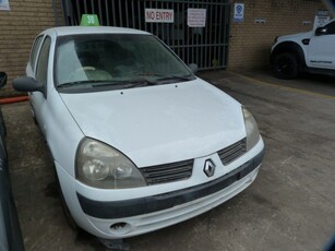 Renault Clio II 1.4 16V Manual White - 2006 STRIPPING FOR SPARES