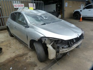 Renault Megane III 1.6 Dynamique Manual Silver - 2011 STRIPPING FOR SPARES