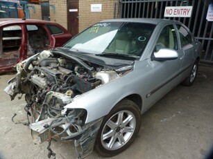 Volvo S60 T5 AT Silver - 2003 STRIPPING FOR SPARES