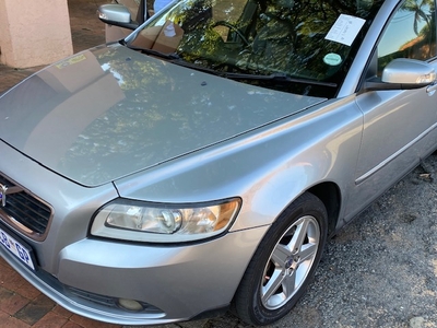 2009 VOLVO S40,2.0D,Automatic,very good condition,BARGAIN,silver.