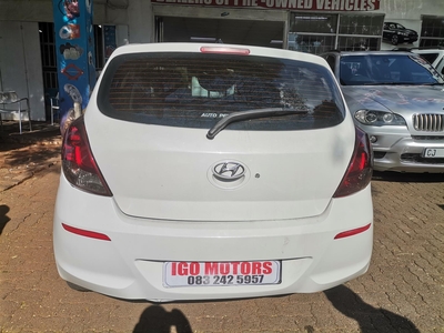 2013 Hyundai i20 1.2GL manual Mechanically perfect with Clothes Seat