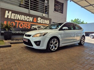 2010 Ford Focus ST 3-Door (Leather + Sunroof + Techno Pack) For Sale