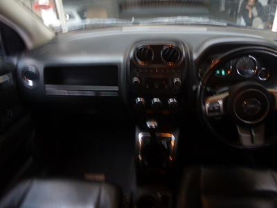 2012 Jeep Compass 2.0L Limited Dual VVT SUV Manual 90,000km Cloth Seats Family C