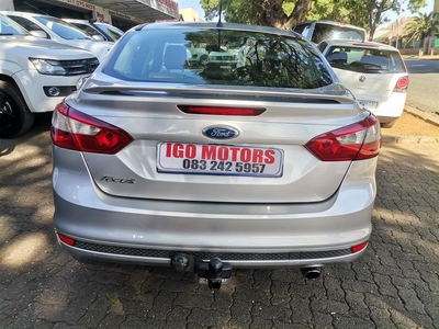 2013 Ford focus 1.6 sedan Mechanically perfect with full leather Seat