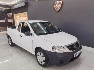 2022 Nissan NP200 1.6 A-C Safety Pack
