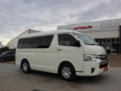 Toyota Quantum 2.7 GL 10-seater bus