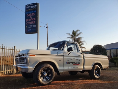 1977 Ford 3000 1-Tonner Auto