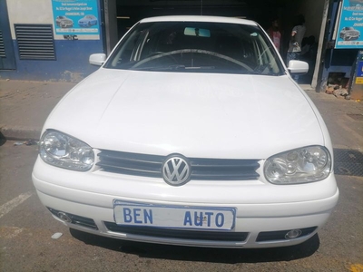 2004 Volkswagen Golf 1.6 Trendline, White with 120000km available now!