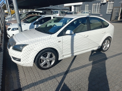 2007 Ford Focus 1.6i (77 kW) Ambiente Hatch Back