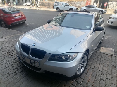 2009 BMW 320i, Silver with 85000km available now!