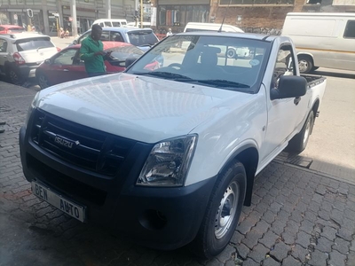2010 Isuzu KB 250, White with 95000km available now!