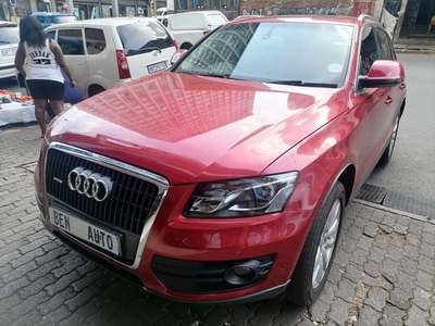 2013 Audi Q5 2.0 TDI Quattro, MAROON with 81000km available now!