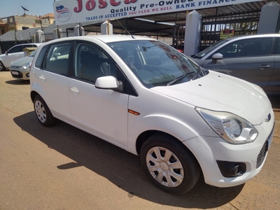 2013 Ford Figo 1.4i Ambiente 5-Door Hatch Back