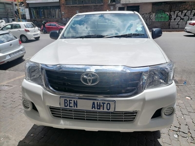 2014 Toyota Hilux 2.5 D-4D, White with 105000km available now!