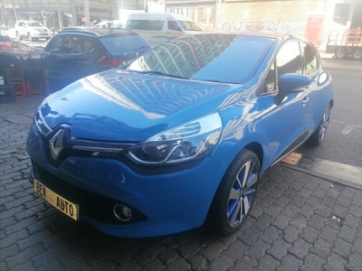 2016 Renault Clio 4 0.9 Turbo Dynamique, Blue with 100000km available now!