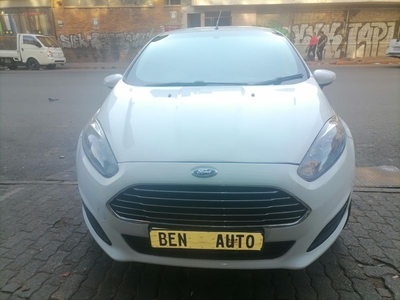 2017 Ford Fiesta 1.4i 5-Door, White with 64000km available now!
