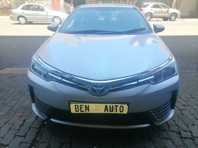 2017 Toyota Corolla 1.6 Prestige, Silver with 89000km available now!