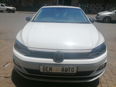 2018 Volkswagen Polo 1.0 Comfortline, White with 63000km available now!