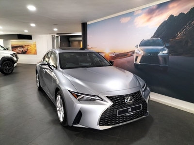 2024 Lexus IS 300h SE