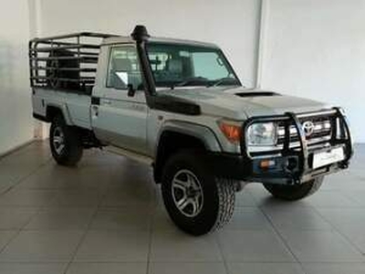 Toyota Land Cruiser 70 2016, Manual, 4.5 litres - Cape Town