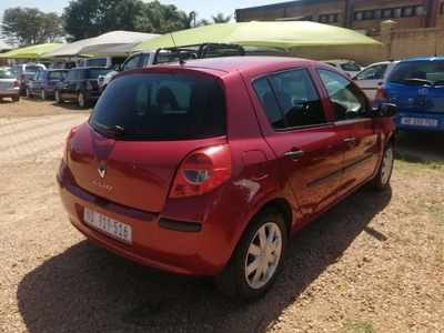 Used Renault Clio III 1.4 Expression 5