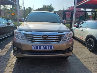 Used Toyota Fortuner 4.0 V6 Auto 4x4 for sale in Gauteng