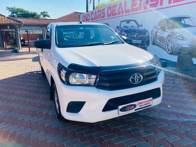 Used Toyota Hilux 2.0 for sale in Gauteng