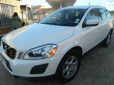 Used Volvo XC60 2.0 T5 Auto for sale in Gauteng