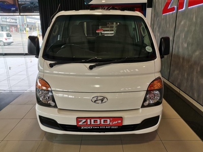 Used Hyundai H100 Bakkie 2.6D Dropside for sale in Gauteng