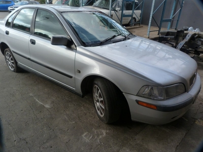 Volvo S40 2.0T Manual Silver - 2001 STRIPPING FOR SPARES