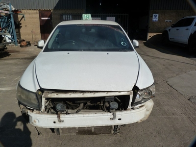 Volvo S40 2.4i Manual White - 2006 STRIPPING FOR SPARES